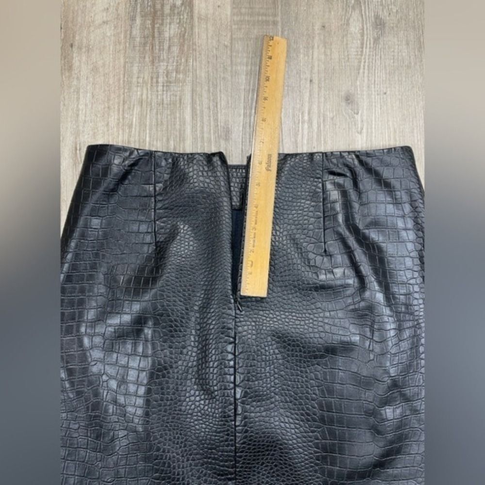 Croc Embossed Faux Leather Mini Skirt W/ M Black Slit Front ALYA LN - Picture 4 of 10